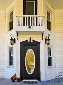 The Hudson House, Country Colonial Retreat - Image 3