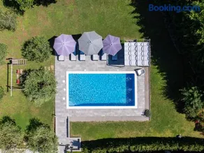 Holiday House OLIVE GROVE with pool and garden - Image 2