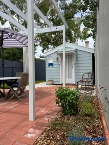 Signal Cottage close to beach and Semaphore Road - Image 2