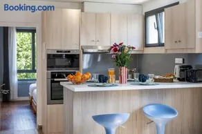 Khara, Paris 20mn, King Size bed, Terrace, Free Parking - Image 5