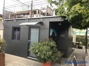 Tiny House Black Pearl - Image 1