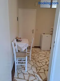 Rois Appartments - Image 1