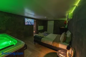 Suite Tentation avec Jacuzzi - Image 3