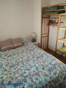CHAMBRE DOUBLE chez L'HABITANT PARKING PRIVE GRATUIT Salle d'eau privative - Image 2
