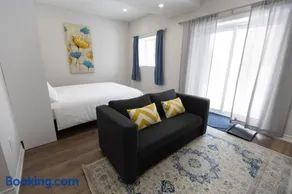 Cozy Cove Retreat, Private Suite with Separate Entrance Near Friday Harbour, Barrie & Lake Simcoe - Image 2