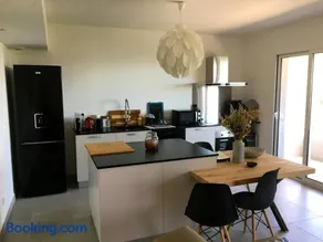 Appartement moderne à Bastia de 57 m² avec vue mer exclusive - Image 3
