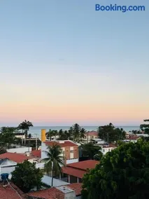Flat has rooftop with barbecue and sea view - Image 3