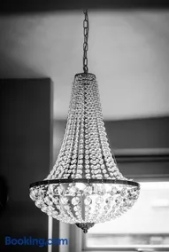 Chez Vivienne - Image 3