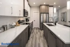 Large 3BR w AC! FREE Banff Pass, Netflix, Parking! - Image 1