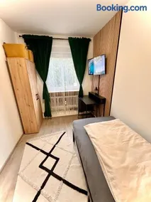 RentApart`s Nürnberg 4Room Apartment - Image 5
