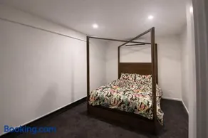 Coastal Calm Torquay Light-Filled 3BR Retreat - Image 4