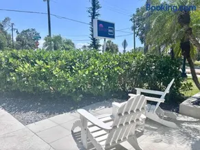 Sunset Inn - Image 1