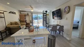Cozy 2BR Near Downtown Auburn Stay Cool with Air Conditioning - Image 1