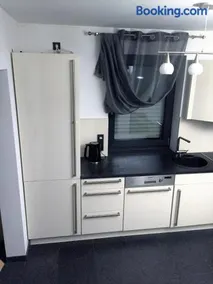 Moderne 3 Zimmer Wohnung mit separatem Eingang - Image 1