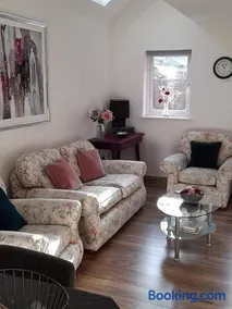 Town centre cottage - Image 3