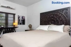 Vive Zen Queen Room - Image 3