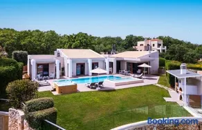 Red Oak Tree Villa - Image 1