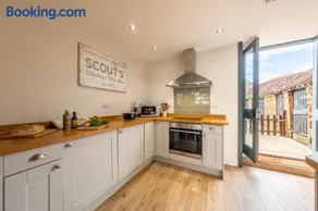 Scouts Cottage - Image 3