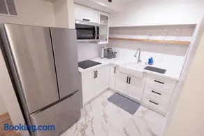 Apartment Near Downtown Toronto & The Beaches - Image 4
