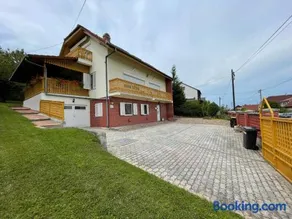 Piroska Apartment - Image 2