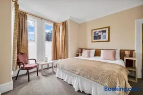 The Granby Hotel - Free Parking, Breakfast & Restaurant - Image 2