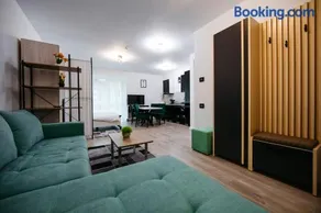 L&V Family Studio - Image 2