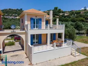 Villa Elaionas 2 in Svoronata village! - Image 2