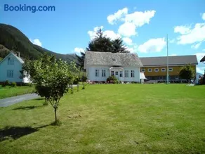 Dønhaug Gard - Image 2