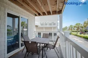 OW 4101 by Oak Island Accommodations - Image 4