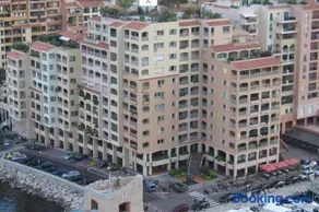 Luxury Retreat in Monaco with Rare Private Parking, Pool, AC and Wifi - Image 3