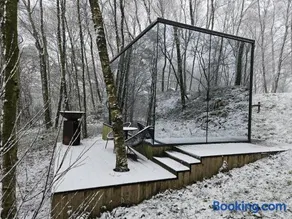 Tiny Mirror House – Luxe ÖÖD Suite - Image 2