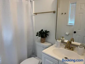 Gorgeous Master's Rental in Martinez - Image 1