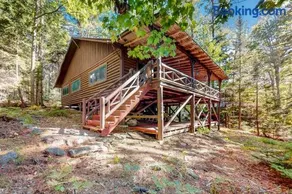 Stunning log cabin with fireplace & nature views - near shopping & dining - Image 3