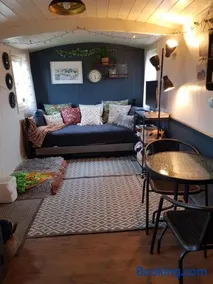 Merrywell Shepherds Hut & Paddock - Image 2