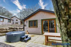 Padley; woodland lodge with hot tub for 2-4 in the Staffordshire Moorlands - Image 2