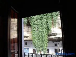 Entrecuevas - Image 1