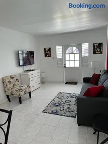 Charming 2-Bed Cottage By Beach by BSL Rentals - Image 2
