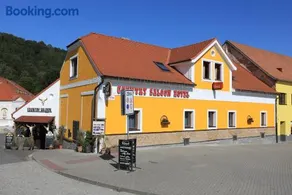 Country Saloon - Image 1