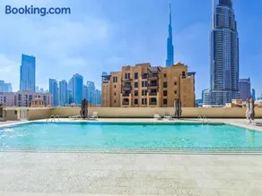 Sophisticated 2BR in Unbeatable Downtown Location - Image 3