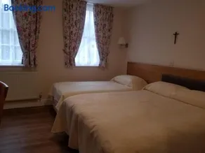 St Winefride's Guesthouse - Image 2
