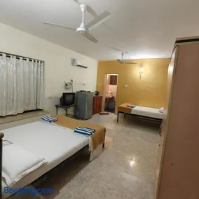 Palm view inn - Image 1