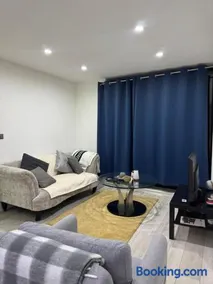 Modern Apartment Central London - Image 3
