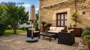 El Joyu Erías | Casa con jardín vallado en Llanes - Image 4