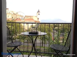 Mare Apartment 4 - Image 1