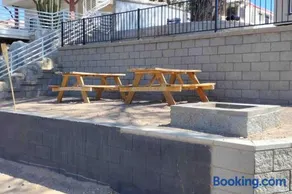 3 bedroom, 2 bath 1 min walk to the beach - Image 2