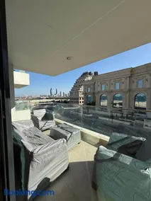 Elegant 2BR by Vendome mall - Image 5