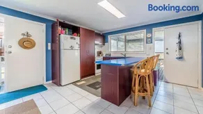 Blue Jetty Beach House in Sunderland Bay - Image 2