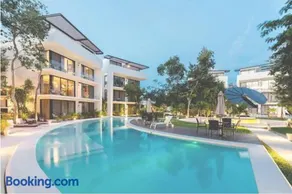 Free Shuttle to this Great Apartment and Condo! - Image 1