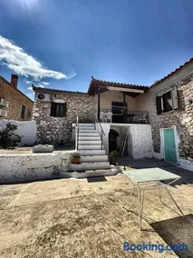 Leos Traditional Holiday House - Image 5