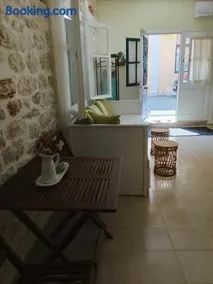 Afroessa Apartment Ithaca - Image 2